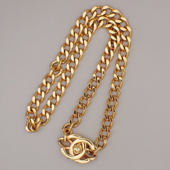 CHANEL CC Logo Turn Lock Chain Necklace Pendant 96A GHW Vintage - Picture 1 of 14